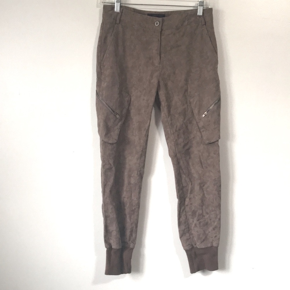 James Jeans Women's Boyfriend Cargo Pant in sandstorm brown size 26